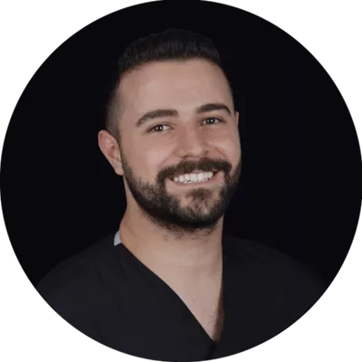 الدكتورة أصيل عمر غوندوز (Dr. Asil Ömür Gündüz) — طبيبة تعويضات في سيتي دنت إسطنبول