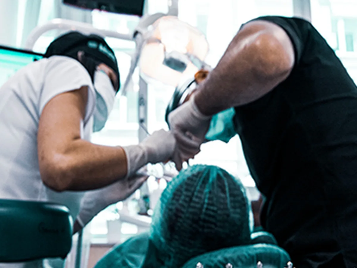 Complicanze dell'impianto spiegate presso la clinica dentale CityDent a Istanbul