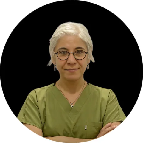 Dr. Nevra Demirhan — dentista preventiva e conservativa senior a Istanbul